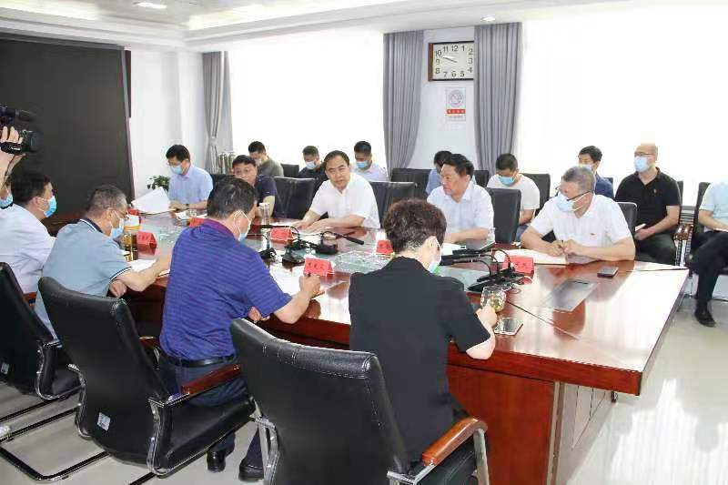 罗利在市委政法委机关处长以上干部会议上强调